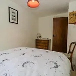 2 Gateside *